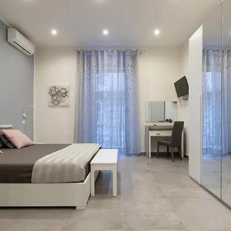Dante Square Apartament *