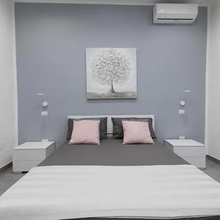 Dante Square Apartament *