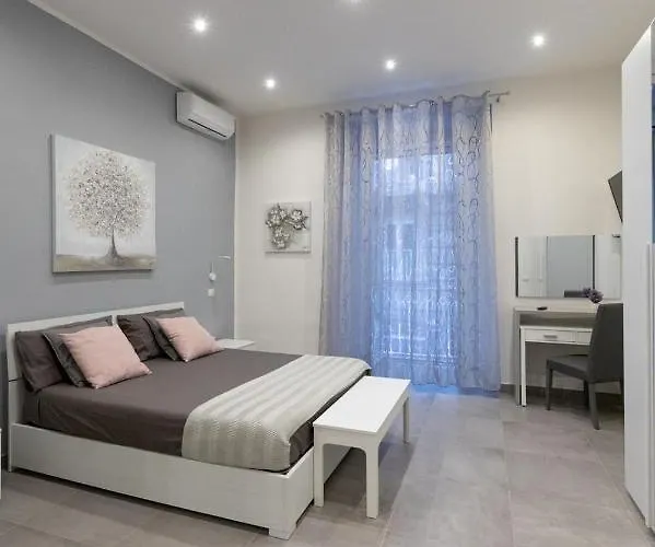 Dante Square Apartment