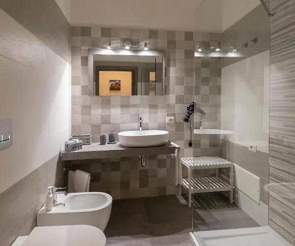 Apartment Dante Square Naples