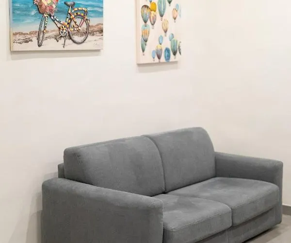 Dante Square Apartment *