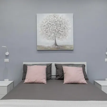 Dante Square アパート ナポリ